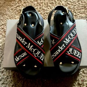 Nice summer sandal made by Alexander McQueen. Beautiful good purchase.